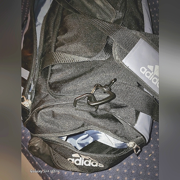 ADIDAS DUFFEL BAG - Picture 4 of 8